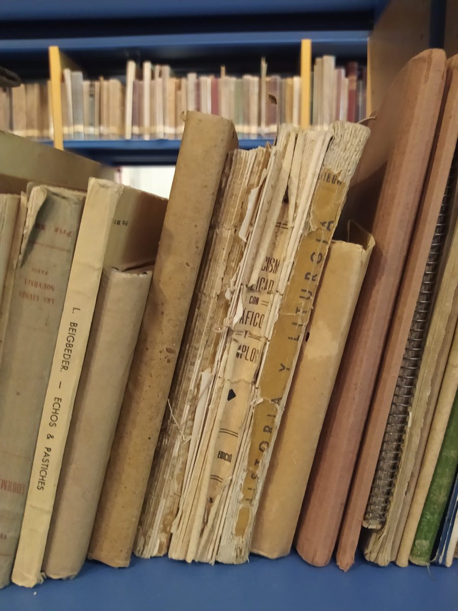 RosaSensat's tweet photo. El Fons Històric de l'Associació compta amb milers de documents diversos (vídeos, llibres, imatges, cartes...) i condensa gran part del passat recent de la història de l'educació a Catalunya i Espanya. Us animem a visitar-lo!

#DiaMundialDelsArxius

https://t.co/jfeC4AbJjQ https://t.co/fiS4XzUjGH