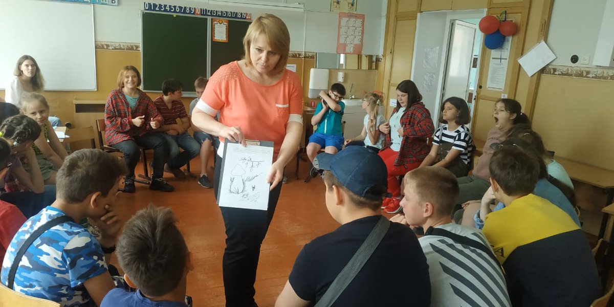 ЧАС ОБЩЕНИЯ С ПОДРОСТКАМИ «Pro ЖИЗНЬ»
 9  июня на базе городской школы № 2,  состоялся час общения с элементами  тренинга на тему «Pro ЖИЗНЬ»  с учащимися из 4 отряда летнего пришкольного оздоровительного лагеря, который провёл социальный педагог «Центра «Доверие».