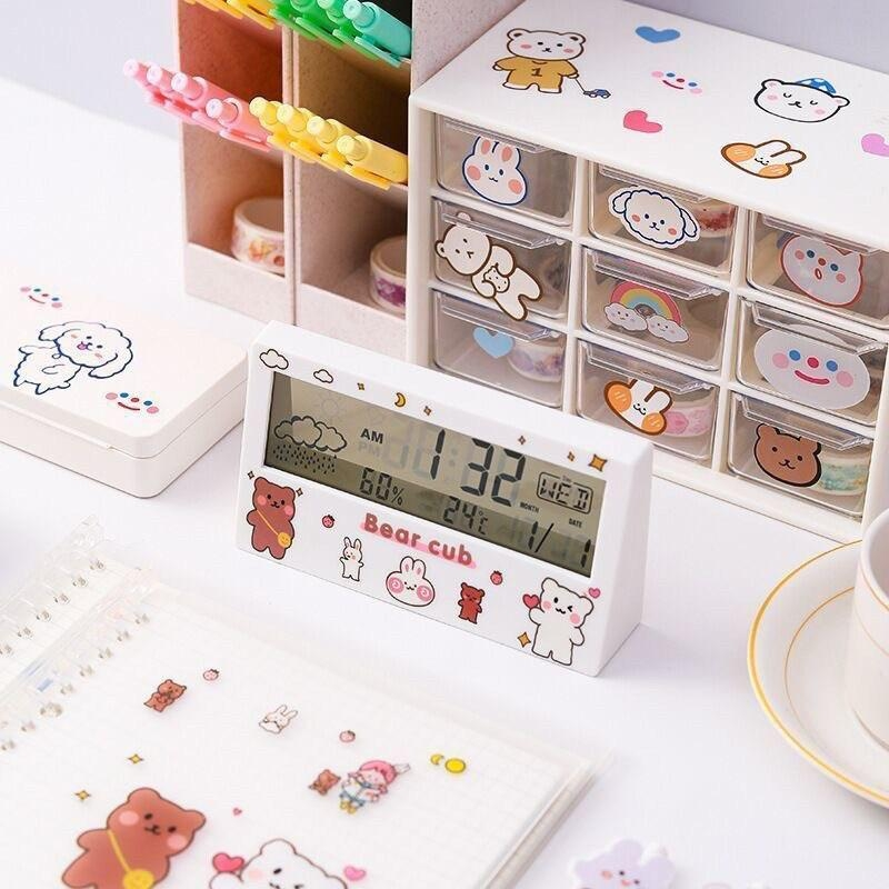 prepanafafa's tweet photo. 🌈✨Pre-order✨🌈

นาฬิกาตั้งโต๊ะ แบบMinimal!!  จริงๆเค้าเป็นนาฬิกาอัจฉริยะเด้อ เพราะนอกจากจะบอกเวลาแล้ว ยังบอกอุณหภูมิ สภาพอากาศ วันที่ ตั้งปลุกได้ด้วย

‼️ แถมsticker 1 set ทุกชิ้น ‼️
2 สี : ขาว / ดำ

🌟Price: 120.-
❌ ปิดรอบ : 13/6 18:00
📮: 40.- ( เซ็ทต่อไป +10)
 #นาพาพรี https://t.co/5Cqgo55NE6