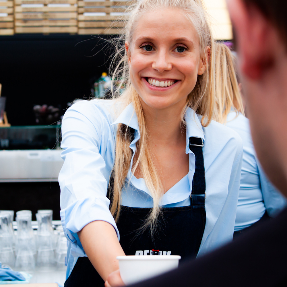 Wij zijn op zoek naar nieuwe collega's!🧐Zoek jij een leuke afwisselende fulltime/parttime baan in de horeca? Wij zijn op zoek naar horecamedewerkers op verschillende afdelingen. Kijk voor meer informatie op:  beijkcatering.nl/vacatures