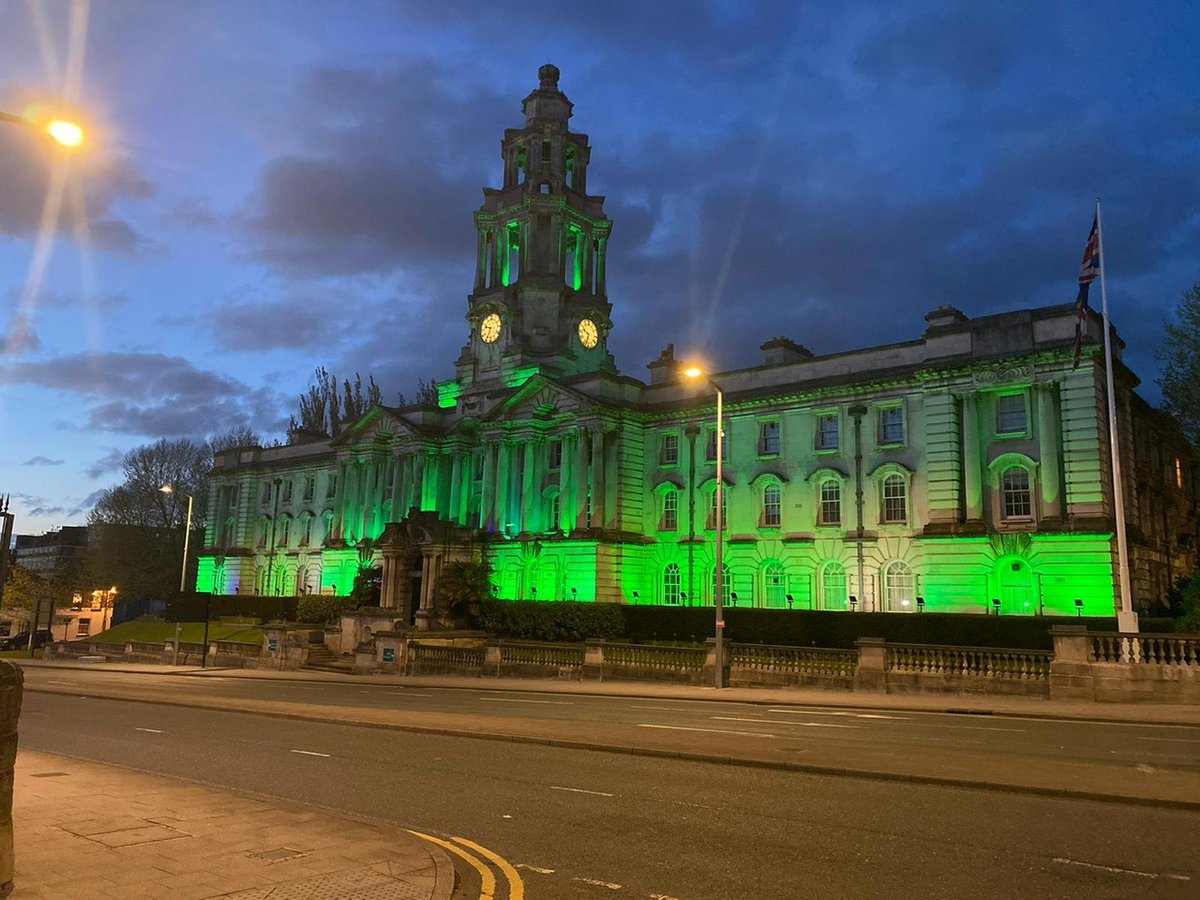 StockportMBC's tweet photo. In support of our fantastic carers this #CarersWeek2021, Stockport Town Hall will be lit up in green to show our appreciation and solidarity with carers across the borough. 💚💚 https://t.co/Xiteu6cZsz