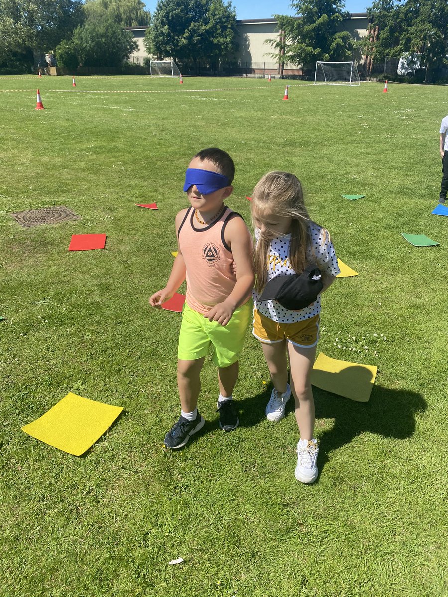 MrsConstable91's tweet photo. The children are following instructions from their partner whilst blindfolded in our daring decent game! @BoothferryPS @The_IPC https://t.co/dU9wY2hxKO