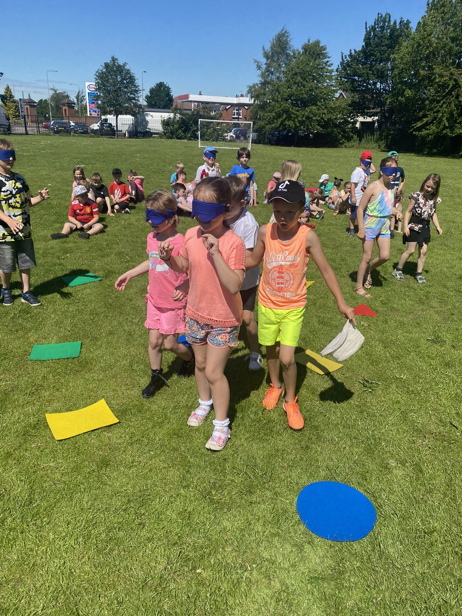 MrsConstable91's tweet photo. The children are following instructions from their partner whilst blindfolded in our daring decent game! @BoothferryPS @The_IPC https://t.co/dU9wY2hxKO