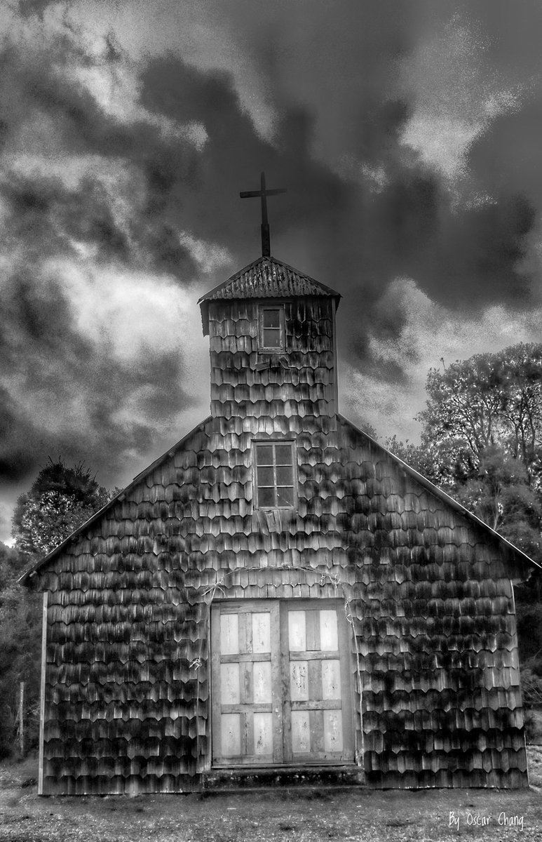 Oscar_Chang58's tweet photo. La otra mirada… #tranqui #islatranqui #quelen #Chiloé  #chile #photooftheday  #photography  #photographylovers  #photographers  #blackandwhitephotography https://t.co/haEB8xPbKo https://t.co/UoOEVf486F