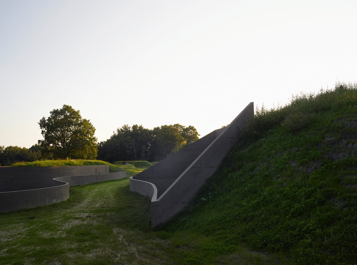urbannext_net's tweet image. #LandformDesign #PROJECT

#Museum #Fort #Vechten by 
Studio #Anne #Holtrop  

&quot;Fortresses were erected during the XIX c. to defend The #Netherlands from assault. The 85-km-long New #Dutch Defense System has been nominated as a #UNESCO monument&quot;

Find it at urbannext.net/museum-fort-ve…