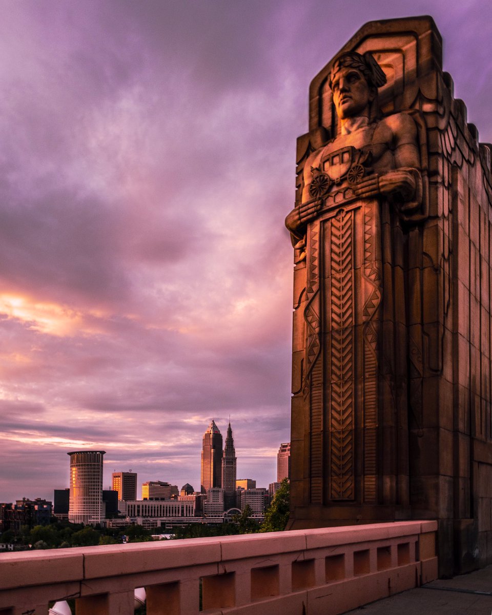 GabeWasylko's tweet photo. Yesterday’s Stormy Sunset in Cleveland https://t.co/6iAA6xeA87