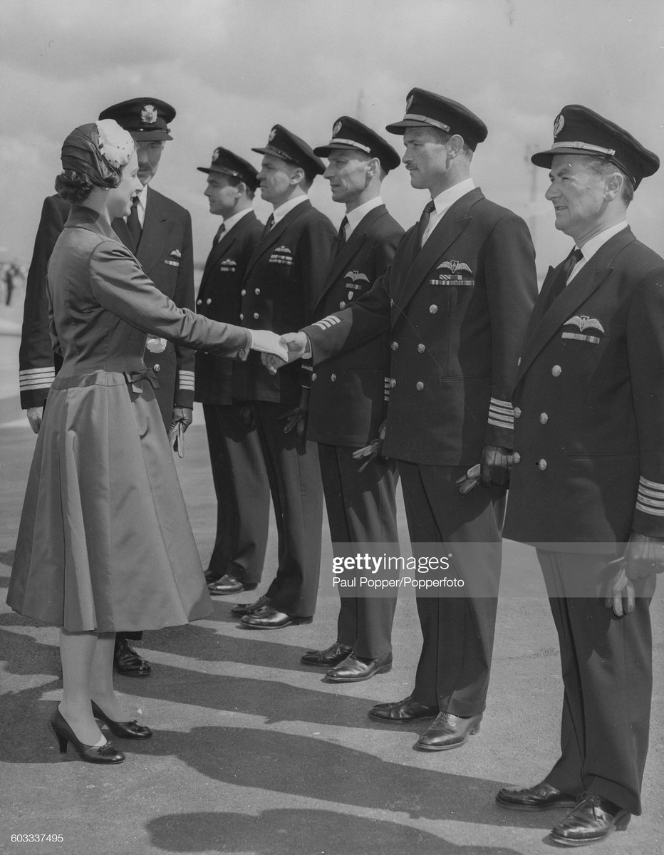 Mace on Twitter "RT RoyaleVision "Queen Elizabeth II shakes hands