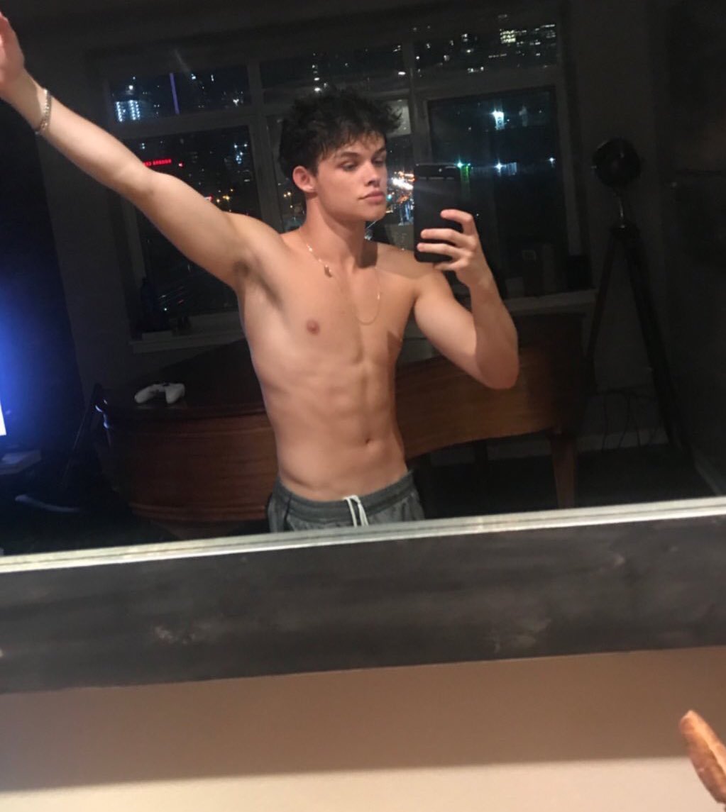 —— 𝐈𝐍𝐒𝐓𝐀𝐆𝐑𝐀𝐌;

             Don't be jealous! 🔥