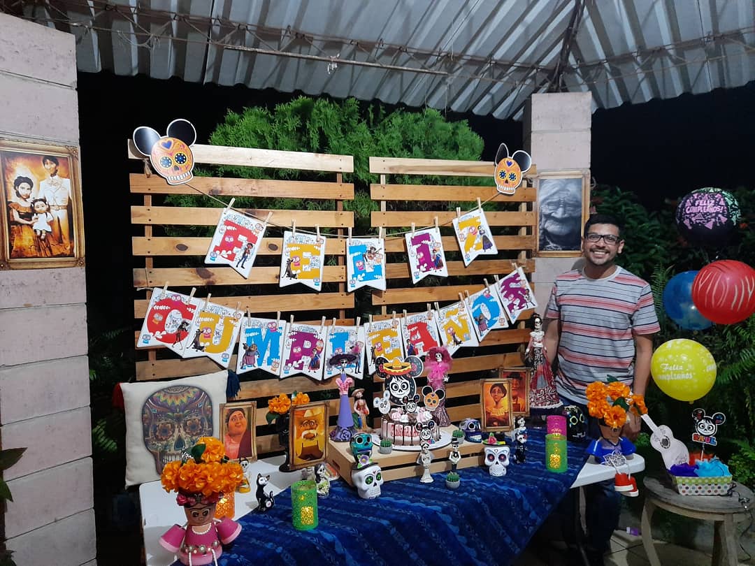 SaulTrejo88's tweet photo. La noche de anoche #CocoParty por otros amigos 🥰 https://t.co/PtL4Gvf5Dr