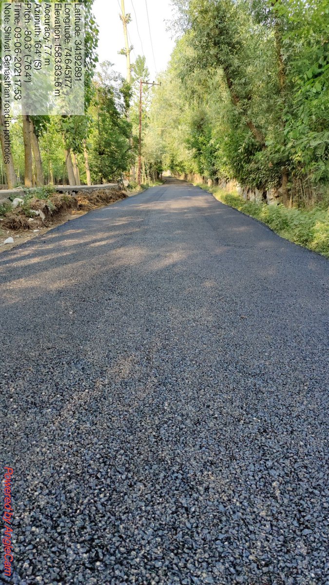 RandB_Sumbal's tweet photo. Shilvat Ganasthan road in potholes scheme. @dcbandipora @dicbandipora https://t.co/QXEkvSPkWt