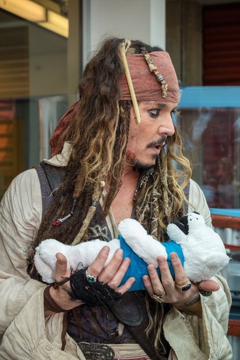 missingmemori's tweet photo. Johnny Depp ma urodziny więc przyszłam powiedzieć, że jeden z moich najulubieńszych aktorów i wspaniały człowiek, proszę go stanować <333 https://t.co/6ebVVy1i8n