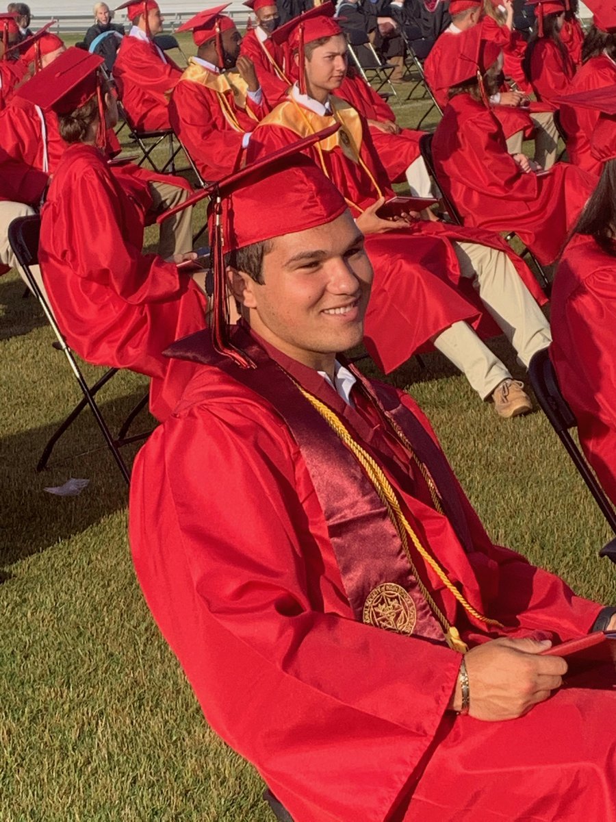 LexingtonOne's tweet photo. ”We have heart…We’ve left our mark on this wonderful community. I cannot wait to see how we can all make our mark on this world. Be bold, but most importantly, be yourself.“ GHS senior, Francis Gunter #Gilbertstrong #Indianpride #Lex1co2021 https://t.co/PFtzPqTFxe