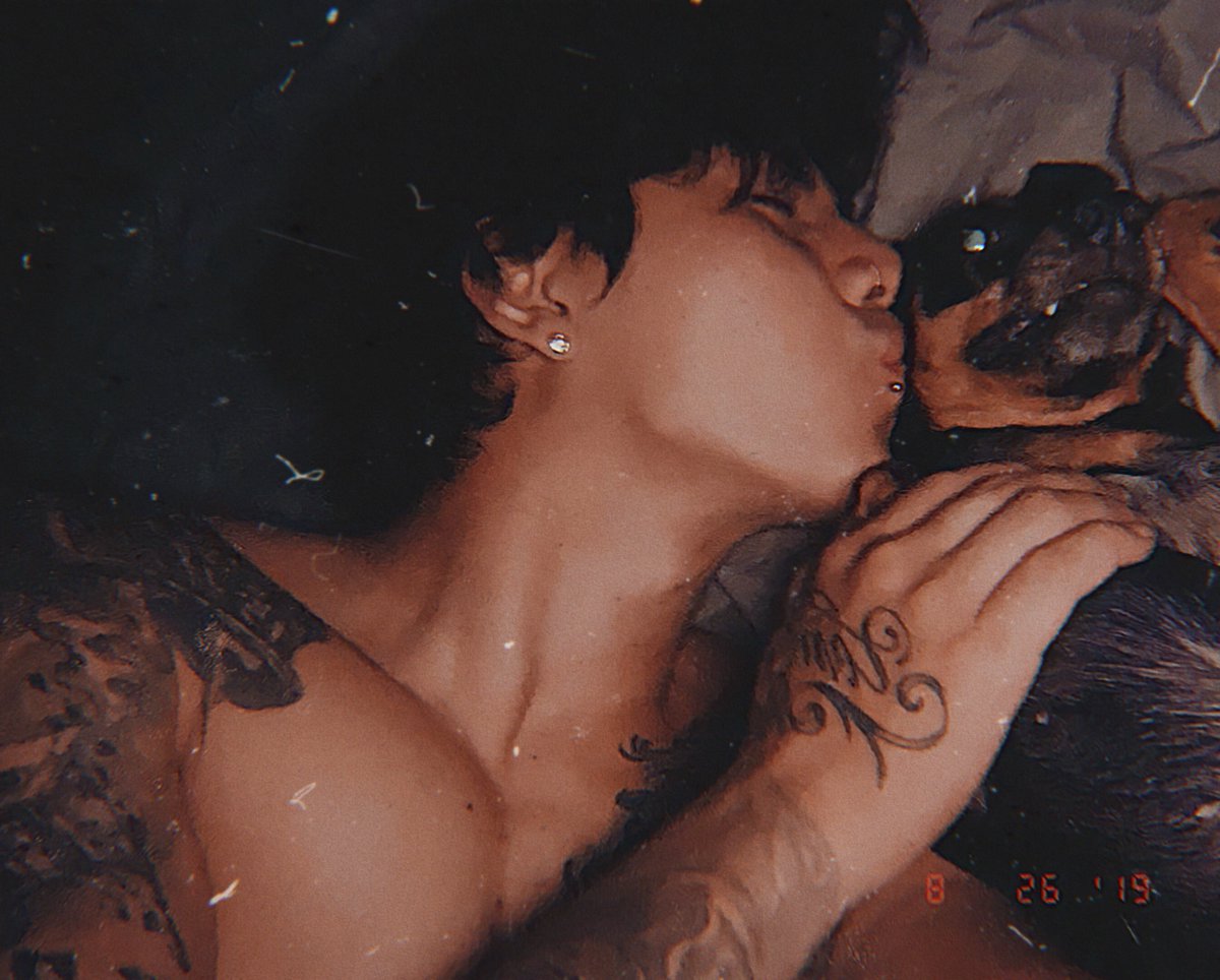 christiansgallery tweet media