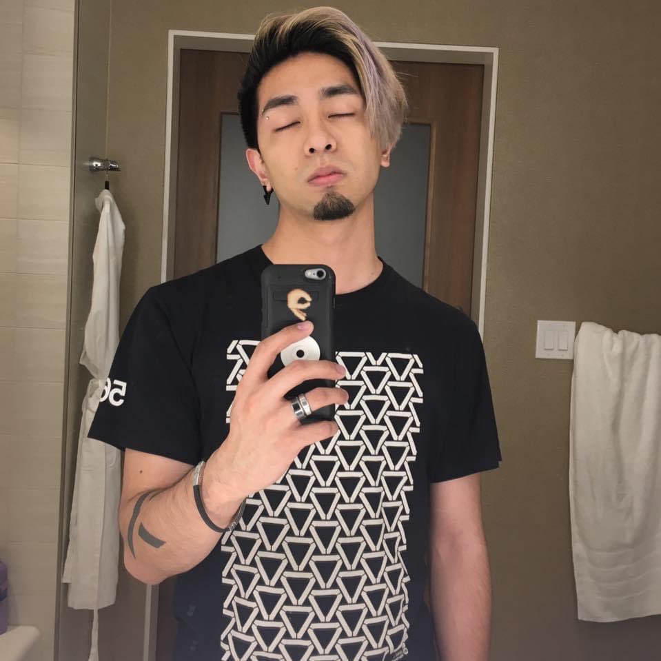 B L I N D tweet media