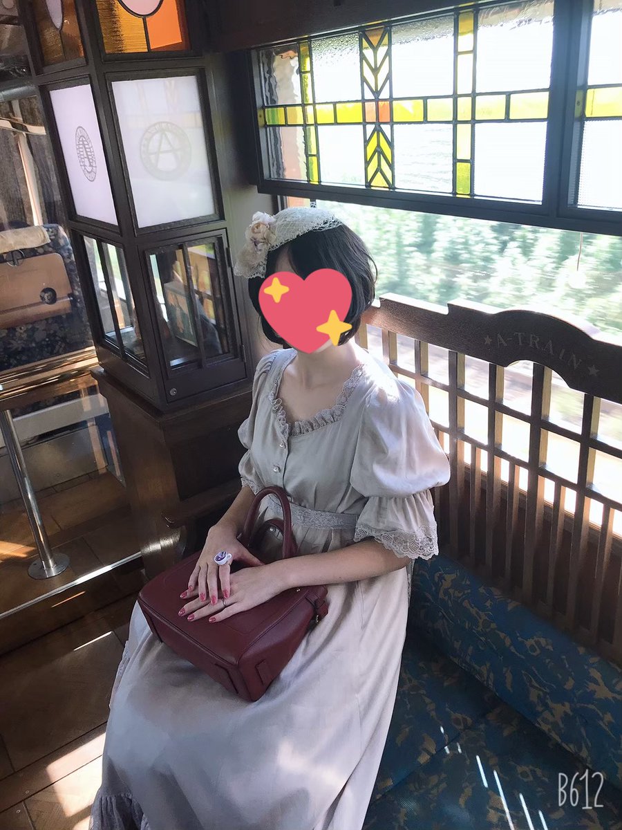 l_v_clc's tweet photo. 2年ほど前の夏、ロリィタと観光列車の相性がとても良かったという写真　また旅行行きたいな〜
#victorianmaidenstyle https://t.co/0pfwkjJrmY