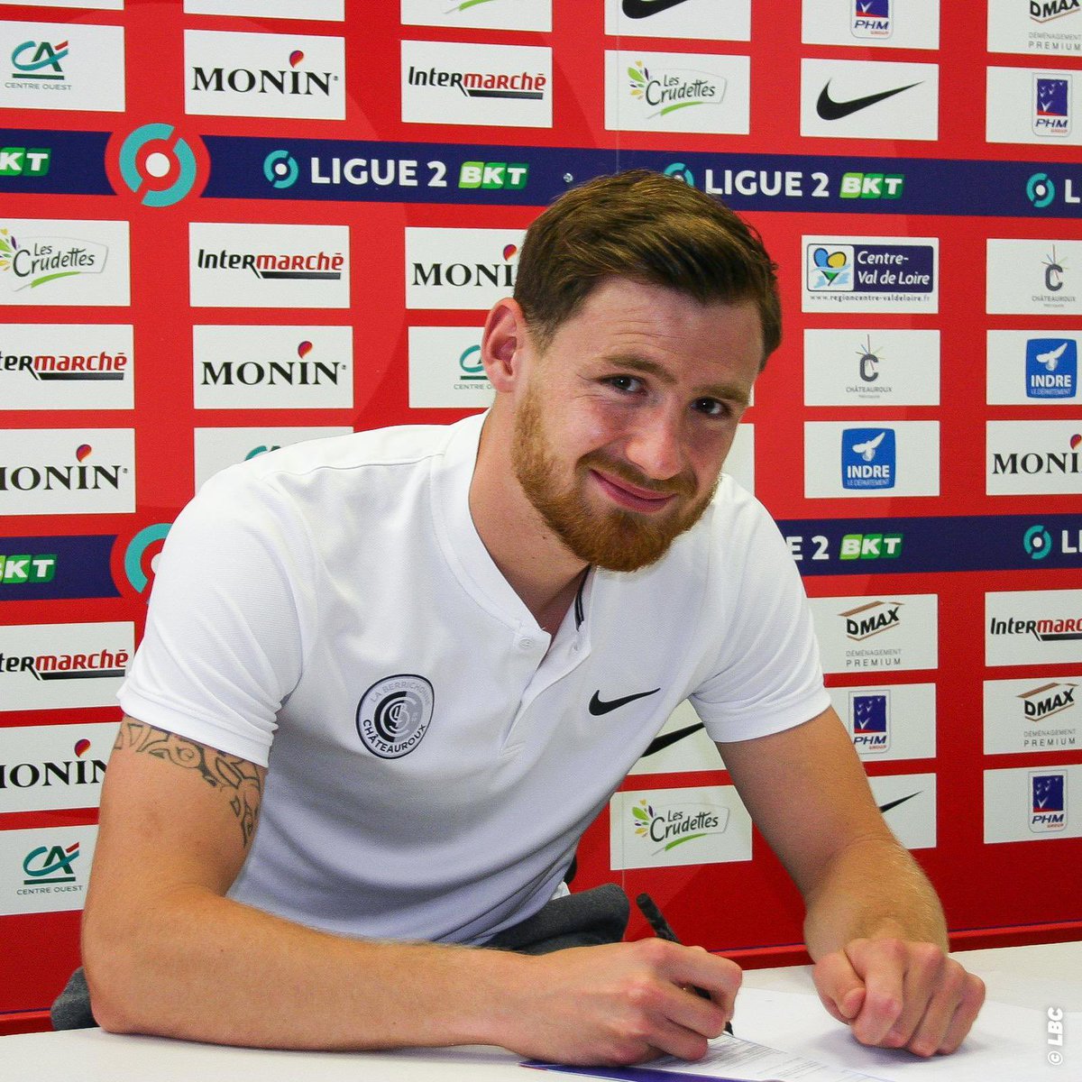 KenVanDeyck's tweet photo. Happy to have completed Thomas Robinet’s transfer to French side LB Châteauroux. The 24-year old striker joins United World’s club for a duration of three years. Bonne chance, Thomas! ⚽️🇫🇷 #chateauroux #teamlbc #allezlaberri #france #striker #transfer #mercato #KVDPlayerAgency https://t.co/ACuCDfxVIB