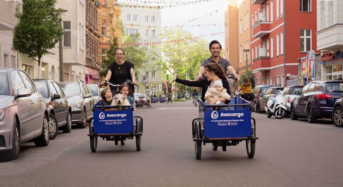 cargobikefest's tweet photo. "New mobility as a whole - combined - needs to outperform cars. And this is where #cargobikes bring us to the next level."
- Matti Schurr, Founder + CEO, @Avocargoffical, on why #cargobikesharing is the true mobility revolution

👀👉 https://t.co/MdKGvCGXCV

#DecadeoftheCargoBike https://t.co/6UPyOJQzka