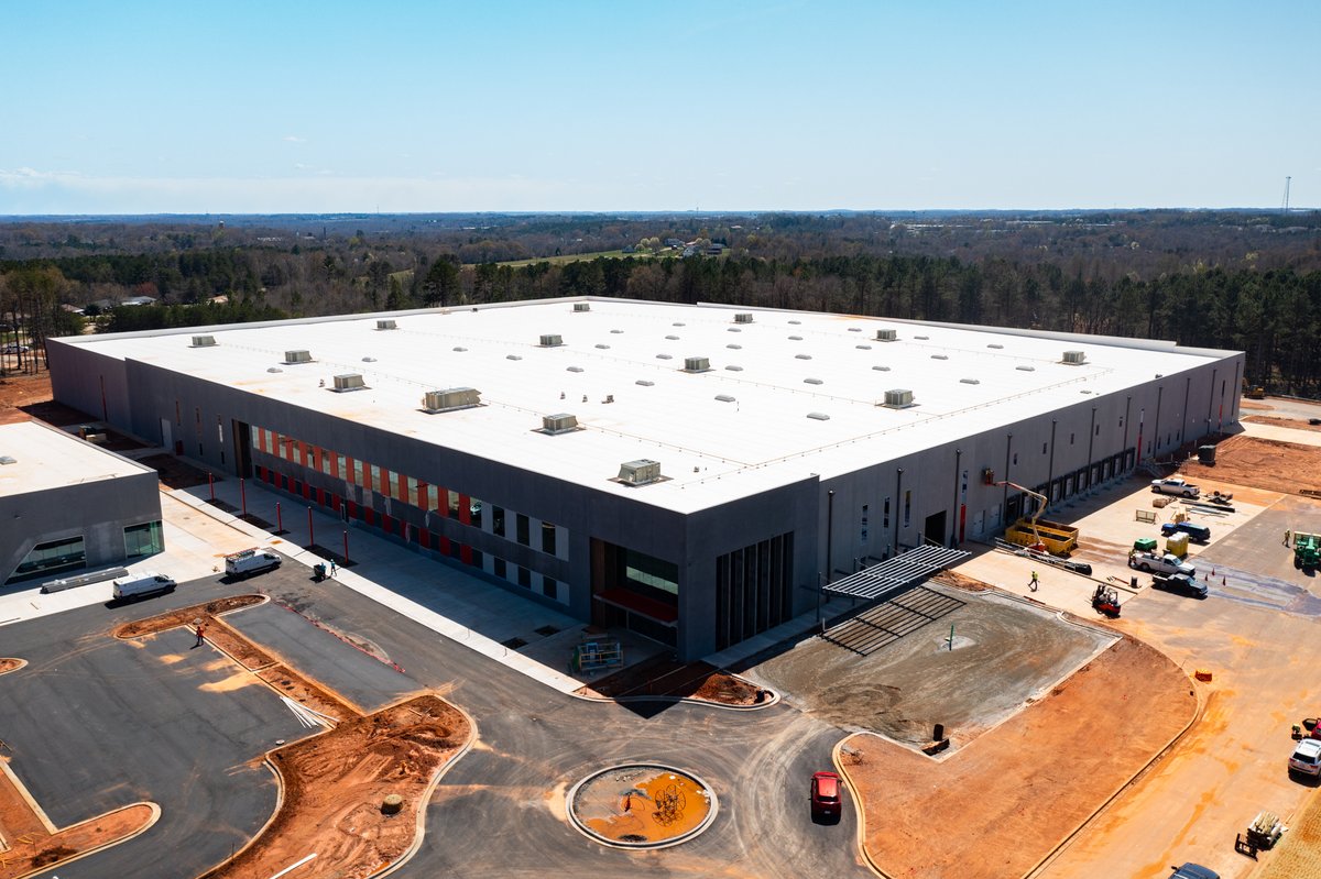 guyroofing's tweet image. HAPPY NATIONAL ROOFING WEEK!! Excited to spend a whole week of celebrating all things ROOFING; swipe to see Guy Roofing’s #signatureprojects