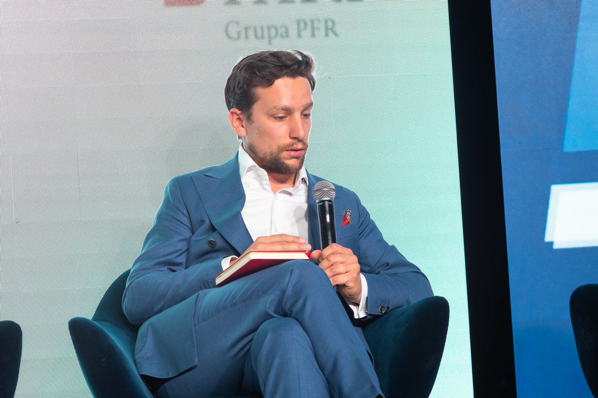 .<a href="/marekbosak/">Marek Bosak</a> z Modus Consulting: Wielu jednoos. przedsiębiorców traktowało w pandemii szybkie pożyczki jako factoring. W lockdownie okazało się także, że usługi świadczone wcześniej zza granicy można zostawić w Polsce. To było prawdziwe wsparcie polskich MŚP.
#CashlessCongress