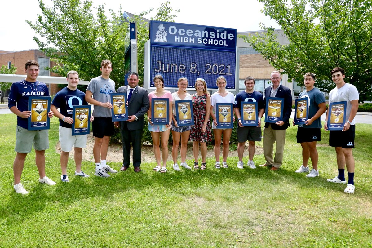ANTHONYDESPO's tweet photo. Check out this crew @OSchoolsPR - all made @Newsday #Top100 athletes @longisland.

@TOHClavin, Receiver Driscoll &amp; I stopped by to congratulate these @OsideSailors on for their accomplishments on the field!  @HempsteadTown is proud! https://t.co/8GtacwTon8