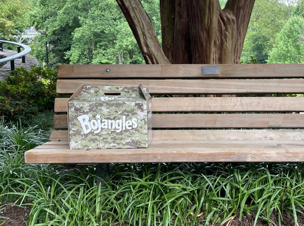 Bojangles's tweet photo. RT this photo of a ~hidden~ Camo Big Bo Box for a chance to win a $100 Bojangles gift card (so you can go buy your own, of course.) 😎 @FoldsofHonor https://t.co/Aq2OwD7VX4