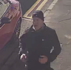 Officers would like to trace the man in the image as he may be able to assist the investigation in relation to incidents which happened between 8.30am and 9.45am on Wed, 21 April in &amp; around Wallacefield Road &amp; Titchfield Road in Troon. Read more here: 

ow.ly/Wtbn50F6rag