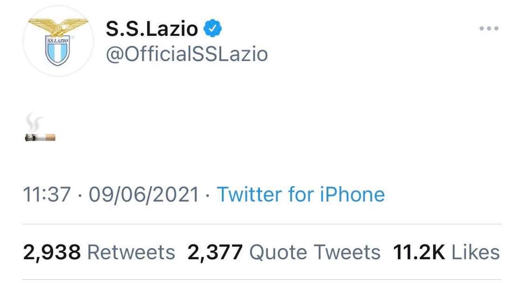 RemarksFootball's tweet photo. This is how Lazio announced Sarri as their manager 😂😂 https://t.co/MhjEHCghkS