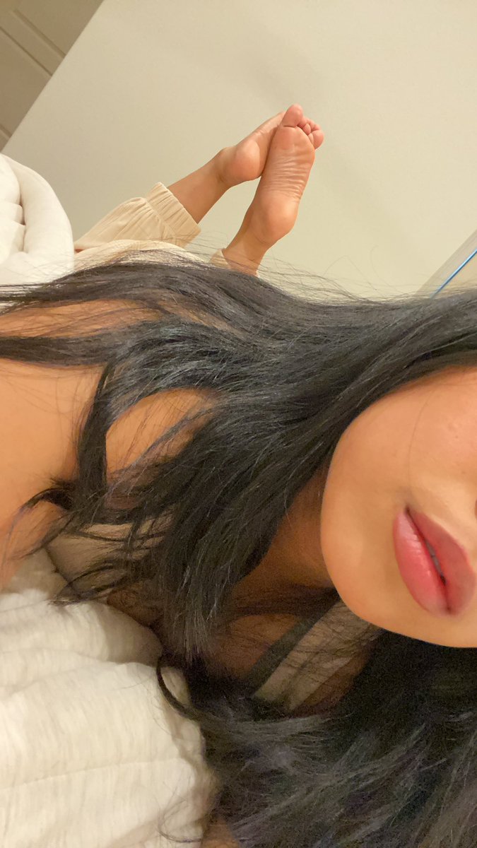 onlyashleyeliza's tweet photo. A little bit of soles for the boys and girls out there. Don’t expect me to be this nice all the time

Findom goddess mistress feetworship footfetish https://t.co/y0alZqW7SM