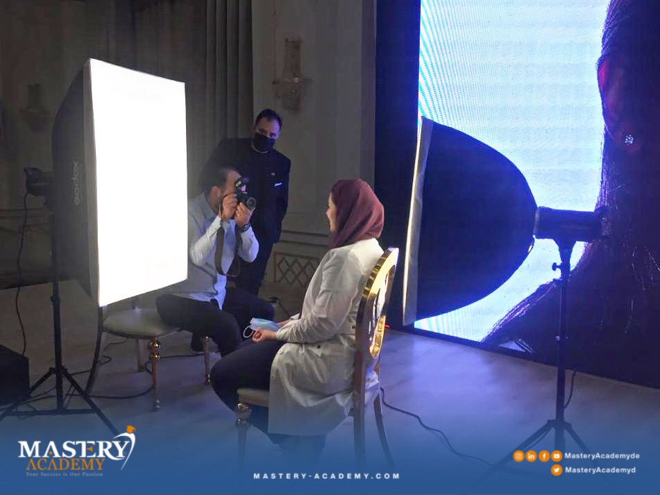 MasteryAcademyD's tweet photo. يتميز برنامج #التجميل في طب الأسنان المتكامل الذي يسلط الضوء على أهم ما يتوصل اليه العلم الحديث في تجميل الأسنان ، والذي يعتبر ضروري لطبيب الأسنان نظراً للإقبال الكبير من المرضى .

#صور توضح الجزء الثاني من برنامج التجميل والذي يتحدث عن التصوير الفوتوغرافي في طب الأسنان .
#dental https://t.co/uGK0kiOf3A