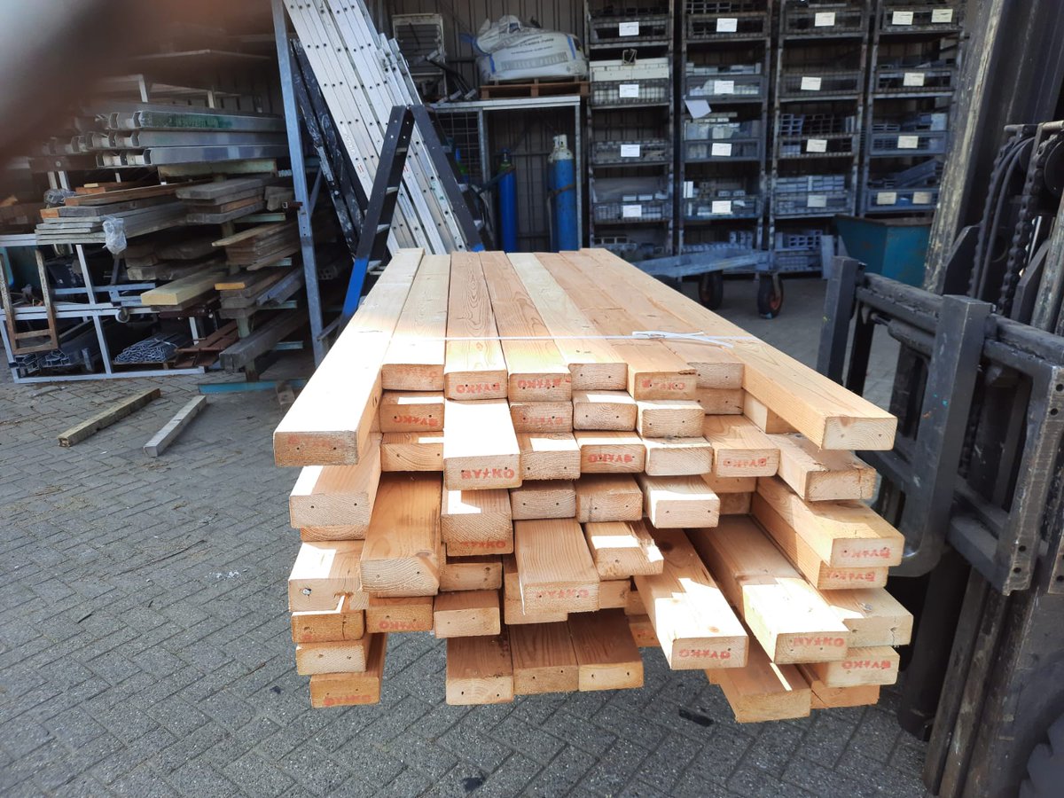 TCvdDoolBV's tweet image. @TCvdDoolBV  heeft een nette partij (gebruikte) vuren houten balken (diverse afmetingen) en OSB platen te koop. Wil je meer informatie? Stuur een mail info@tcvddool.nl tcvdddool.nl