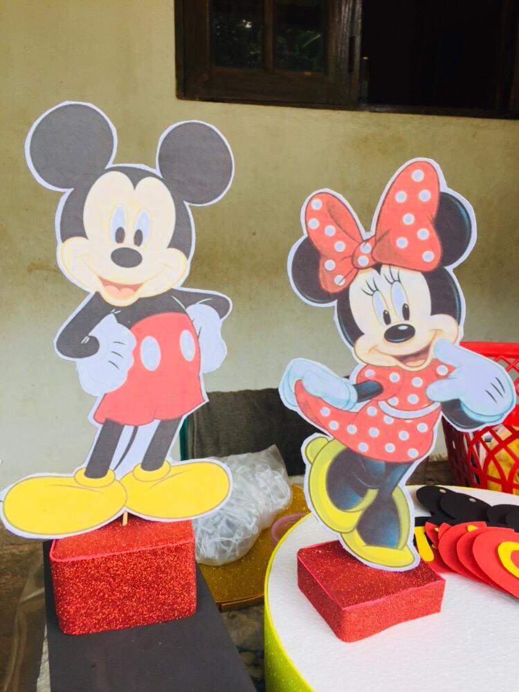 ppbynu's tweet photo. Handmade #mickeymouse and #minniemouse themed decorations!
#partyparty #lka #partysupplies #onlineshopping #partyitems #decoration #birthdaydecos https://t.co/cXypqU5DCW
