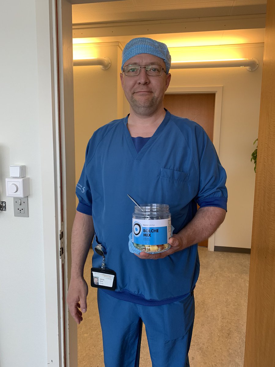 På #NSR spiller vi hinanden gode og i eftermiddag blev jeg lige en kende bedre, da portøren kom uventet rundt og bød på bolcher 👍🏻 Tak Nikolai