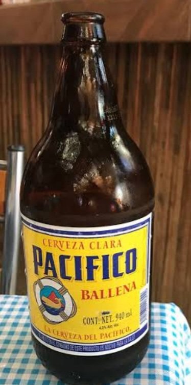 cerveza pacifico ballena