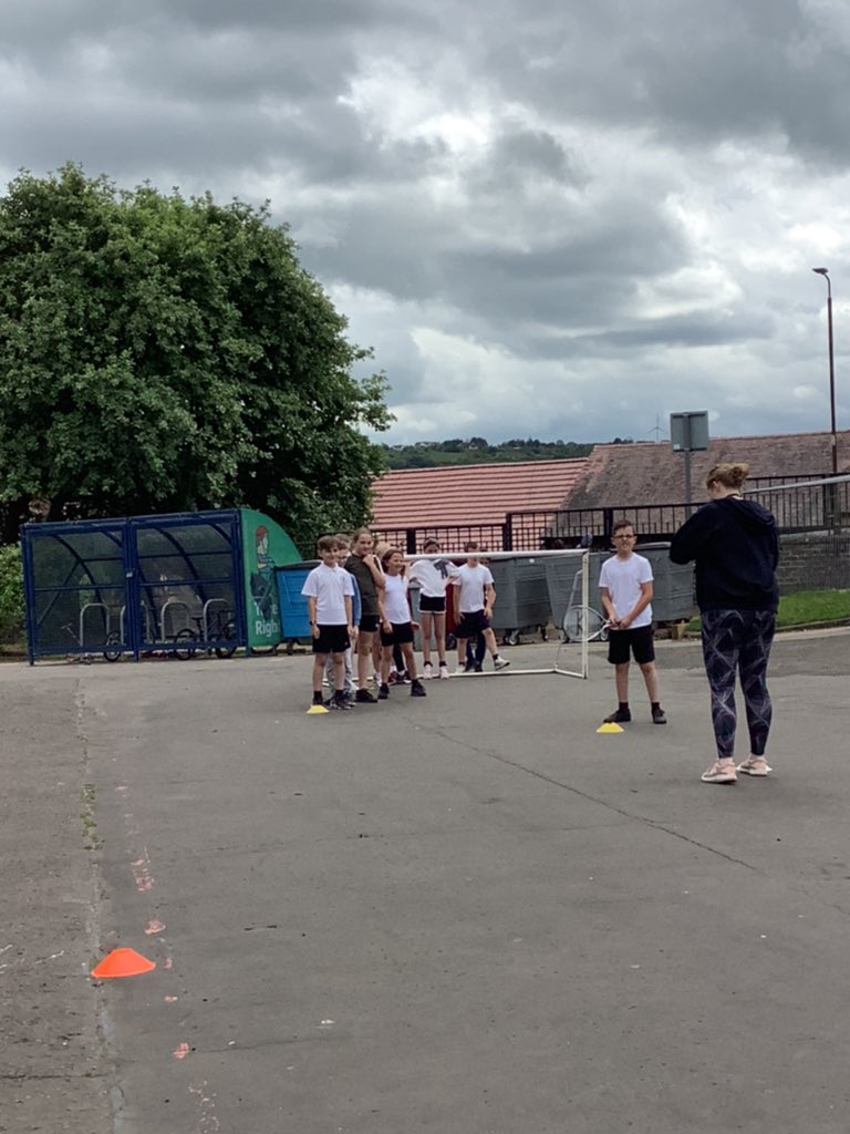 P2W_VPS's tweet photo. We were also playing rounders with @MissHutt_LPS https://t.co/DELh5GeQcR