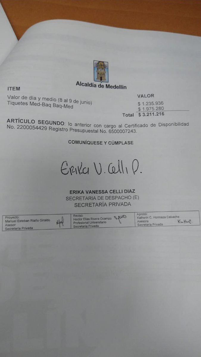 En Medellín, con recursos públicos terminamos pagando los tiquetes y viáticos de Quintero al partido en Barranquilla.
Se creen dueños de la ciudad definitivamente