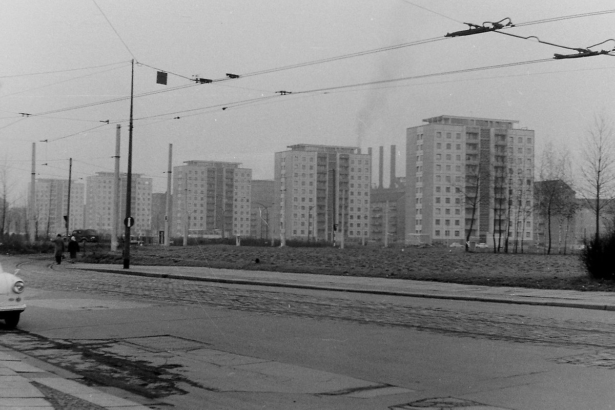 #Dresden Neubauten Freiberger Straße
um 1964