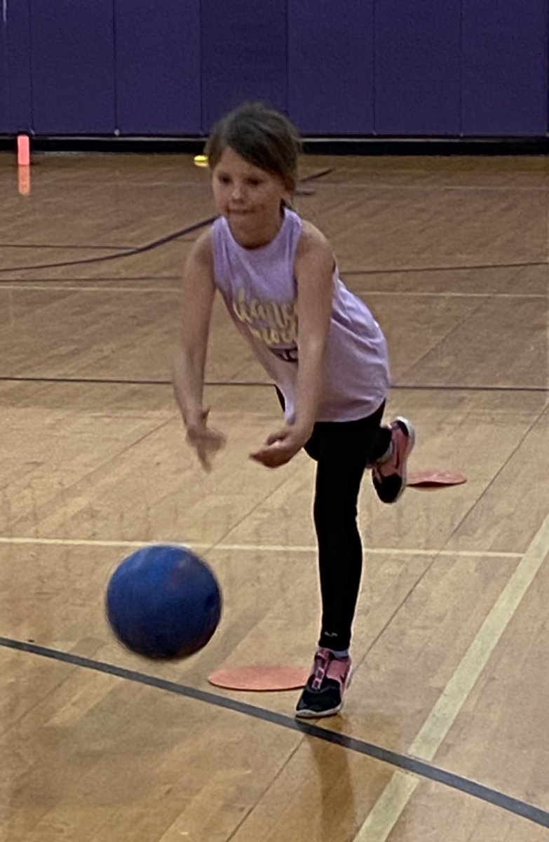 DebSmithTeacher's tweet photo. Camp Fitness @Creekvw_Tweets isn’t letting the rain stop them! #CVOneTeamOneDream #MiddieRising https://t.co/1uyy53RbjC