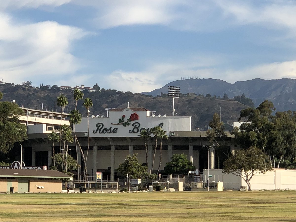 larryhygh's tweet photo. Relaxing morning walk! #RoseBowlLoop https://t.co/r3iItbATgQ
