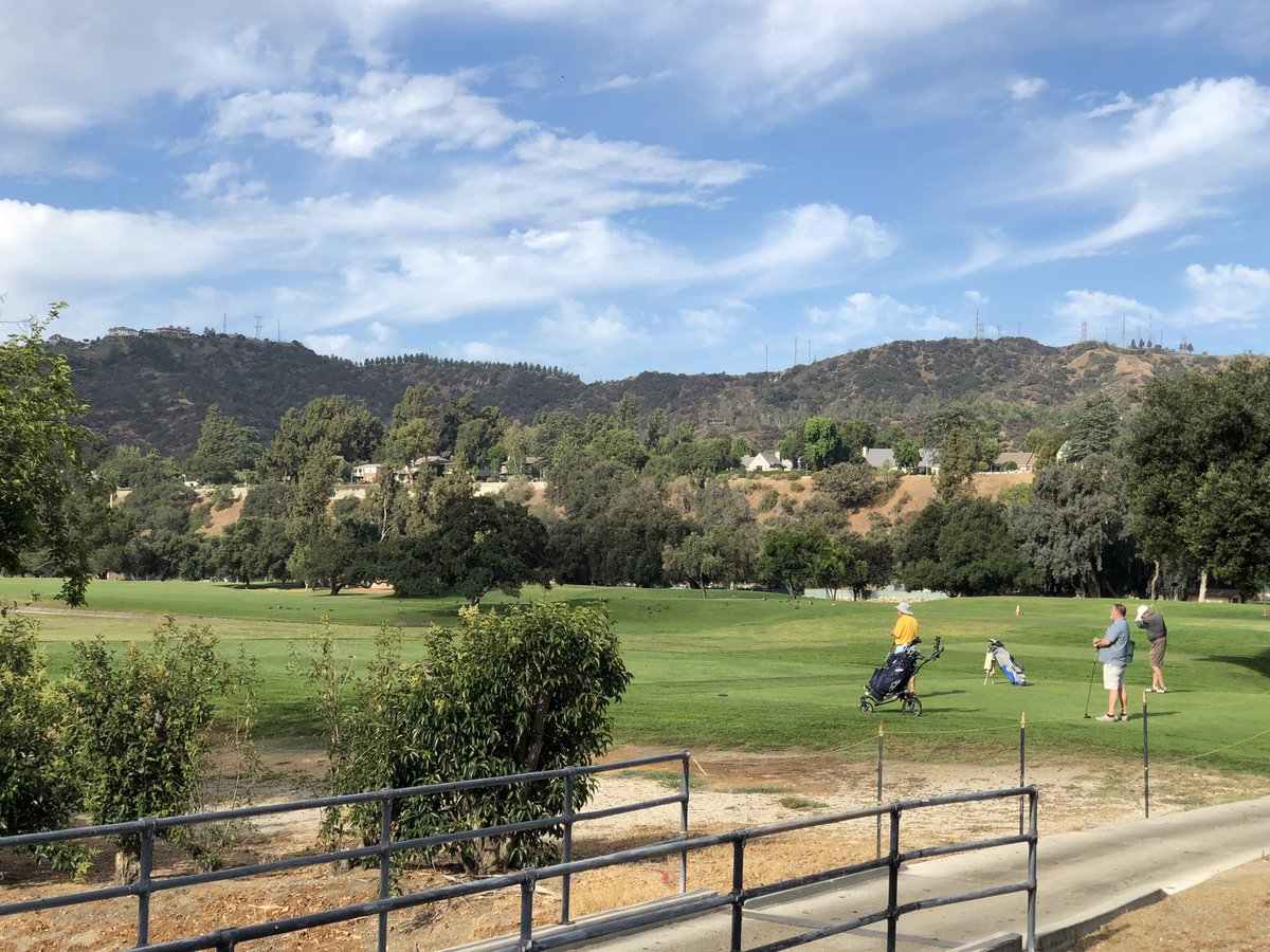 larryhygh's tweet photo. Relaxing morning walk! #RoseBowlLoop https://t.co/r3iItbATgQ
