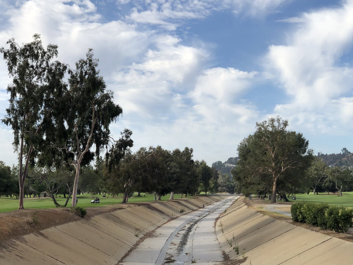 larryhygh's tweet photo. Relaxing morning walk! #RoseBowlLoop https://t.co/r3iItbATgQ