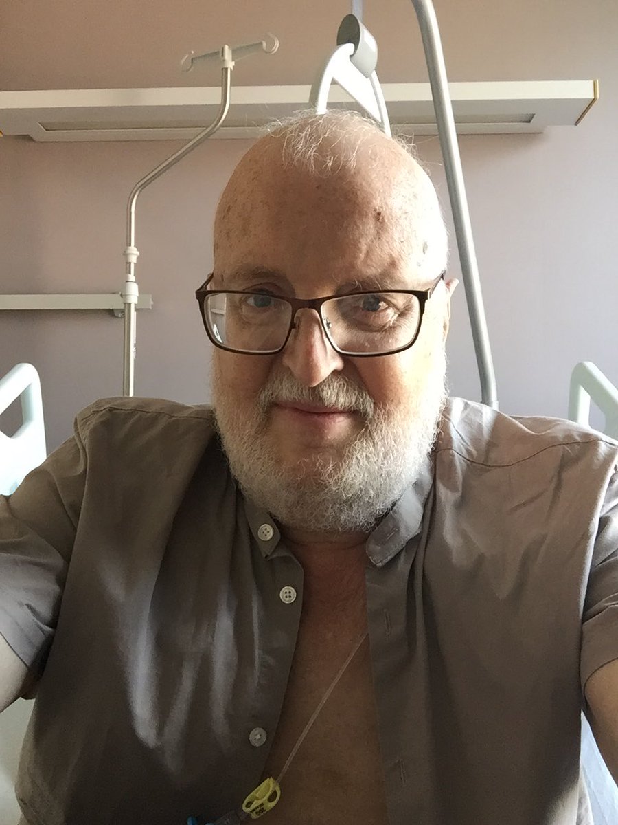 skyper93's tweet photo. C’est reparti à l’instant, après 4 mois d’arrêt, reprise de ma longue chimio, la 121e. Je garde le moral, je veux m’en sortir. Bonjour à tous. https://t.co/JnMZFohJGz