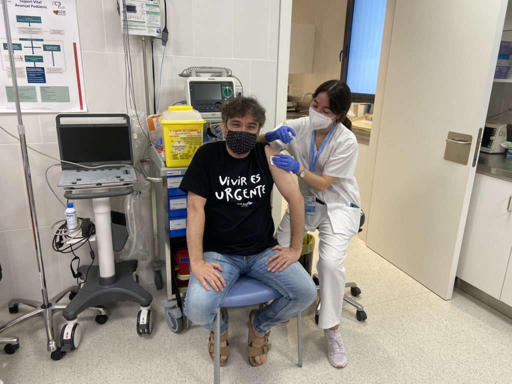 Míster @LUISENRIQUE21, yo ya estoy listo para ir a la convocatoria. Le voy a correr la banda que ni Julio Alberto. 
Pase lo que pase, mucha suerte. Siempre con Lucho.
Y viva la SANIDAD PÚBLICA.
Gracias Laura.