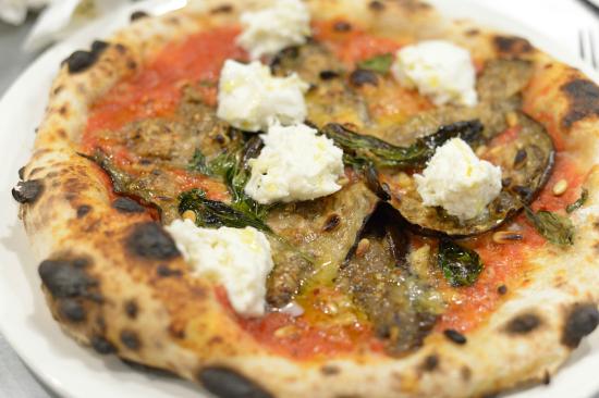 Big pizza news! <a href="/hydeandco/">Hyde & Co</a> are launching a new restaurant on Whiteladies Road, bringing back the much loved @flourandash  pizzeria with a fresh new look and feel, on the corner of Whiteladies Road and Alma Vale