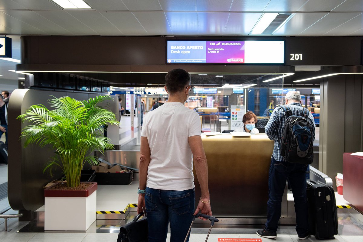 Inaugurata la nuova area imbarchi di Linate. Il city airport diventa più accogliente, più funzionale e più accattivante. The brand-new boarding area of Linate gets inaugurated. Milano’s city airport is now more welcoming, functional and attractive. @SEA_Press