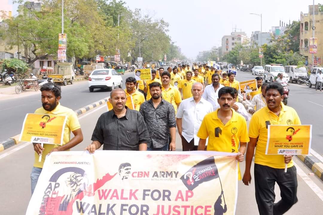 GvnprasadAnna's tweet photo. @ysjaganగారు ఆనాడు @BJP4India ప్రభుత్వం మీద @JaiTDP పోరాటం చేసిన విభజన హక్కుల పోరాటం దేశం అంతా చూసింది! మీరు #SPSC మీద చేసిన పోరాటం నిజమో కాదో కానీ ప్రజలు నమ్మారు.ఇంకా మూడేళ్ల సమయం కూడా పూర్తిగా లేదు.ఢిల్లీ టూర్లో ఈ సారి అయినా ఈ అంశం ప్రస్తావన ఉందా?@narendramodi @rajnathsingh https://t.co/tRiCQVbnna