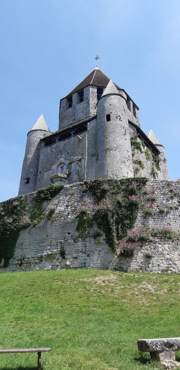 sylviecollin2's tweet photo. 9 juin #Provins (suite et fin) Ville haute pour un déjeuner en paix au Bistrot des Remparts 👨‍🍳😘🐘 #TourCésar #SaintAyoul #VilleHaute #VilleBasse #LaBriarde🙏 https://t.co/pRdk23sm02
