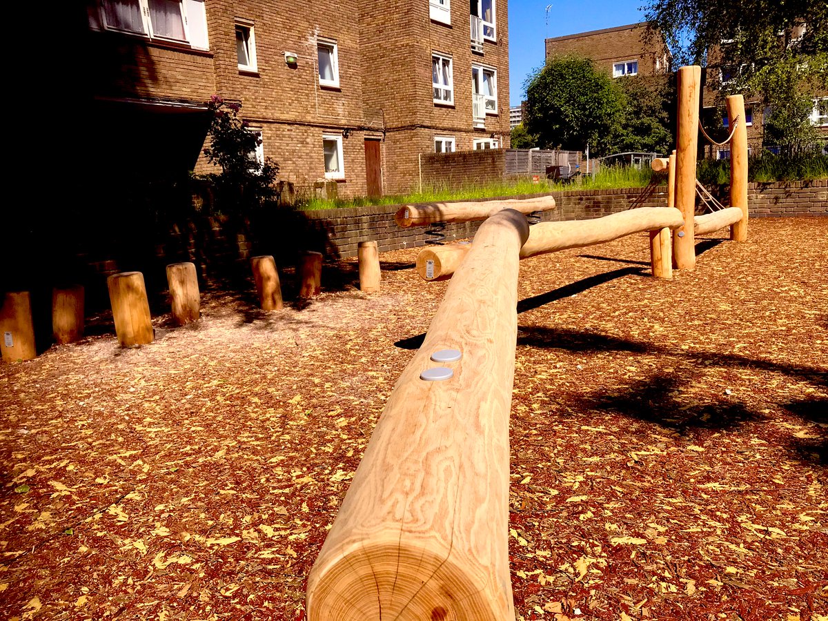 AndrewKauffma20's tweet photo. Lovely day to relax under a #ShadyTree well if your a resident @lbhf #BayonneEstate then check out the new @PlayforceUK playground @lbhf #ResidentInvolvementTeam delivered in partnership with #TRA @fjordaan @idverdeUK https://t.co/IFevIiMe4u