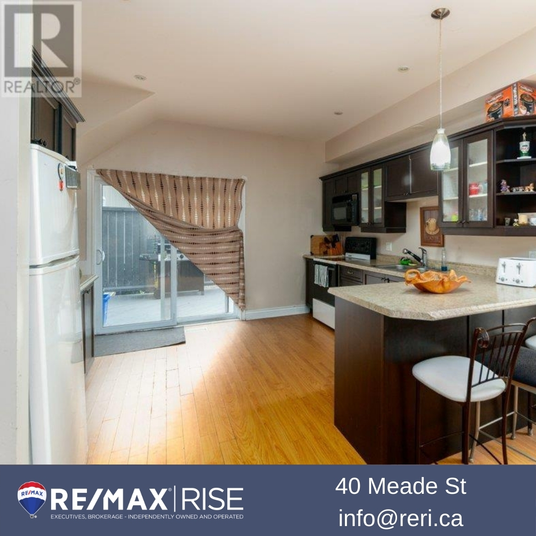 TRGKignston's tweet photo. #NewListing takes us to Brighton today and tomorrow. 

First up: 40 Meade St. A duplex on a large lot with plenty of parking. Four bedrooms, 2.5 bath, and blocks from downtown Brighton. A great opportunity for investors!

https://t.co/yGYwLuR3I6 https://t.co/zZj5duzUKb