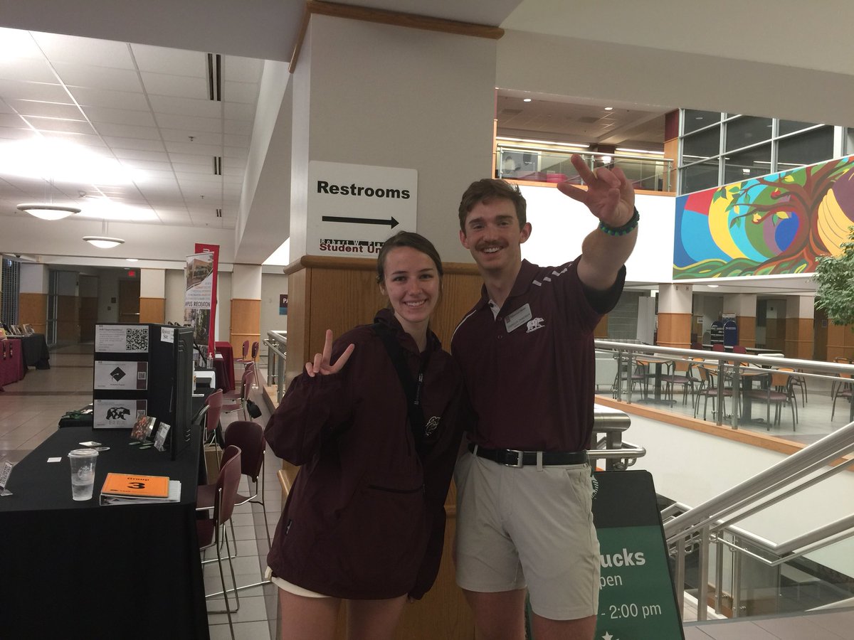 BearsFamilies's tweet photo. Our SOAR leaders are so excited to meet our new Bears! @DeeSiscoe @MSUnewbears @DrMicheleS https://t.co/rGjEuyrBgZ
