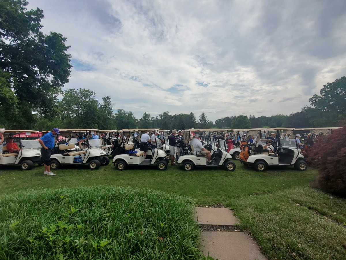 LIU12_PD's tweet photo. Congratulations to the Promoting Future Educators scholarship recipients from @LincolnIU12! Our 40th annual golf tournament begins! https://t.co/wv4frZTIIh